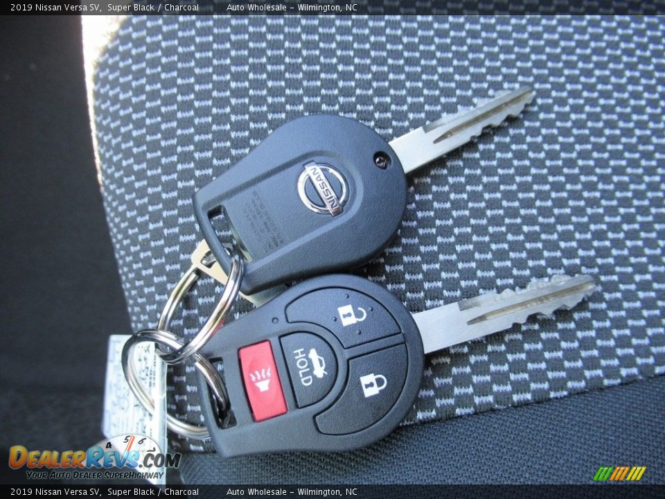 2019 Nissan Versa SV Super Black / Charcoal Photo #20