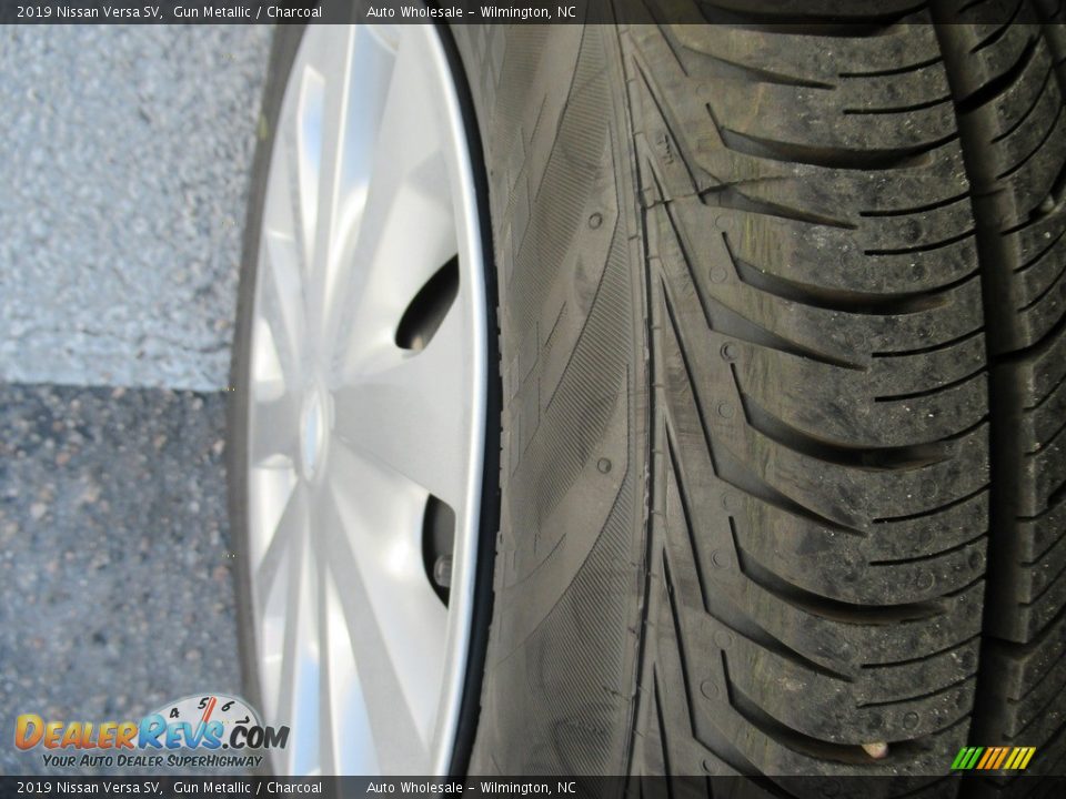 2019 Nissan Versa SV Gun Metallic / Charcoal Photo #8