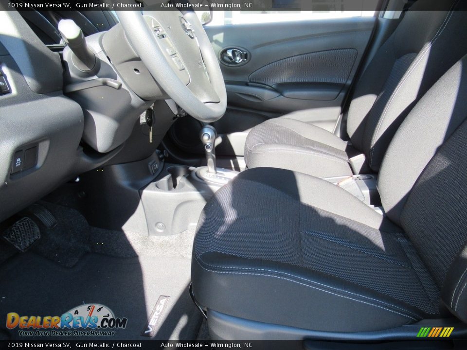 2019 Nissan Versa SV Gun Metallic / Charcoal Photo #10