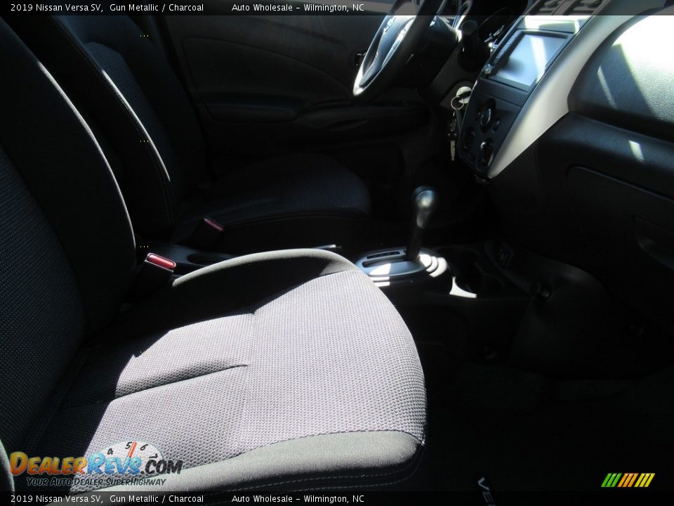 2019 Nissan Versa SV Gun Metallic / Charcoal Photo #12