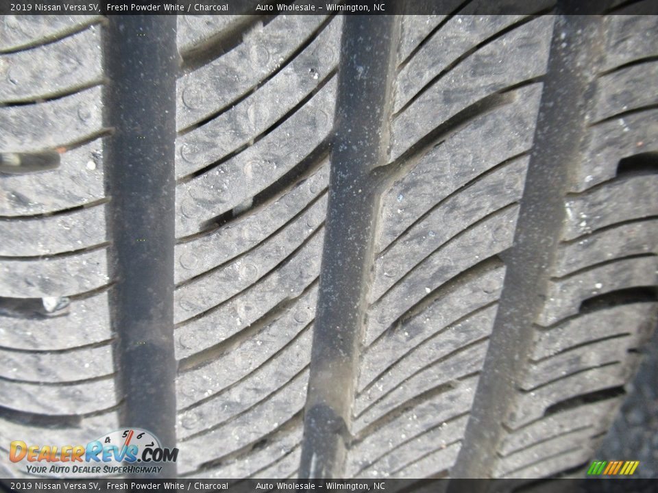2019 Nissan Versa SV Fresh Powder White / Charcoal Photo #9