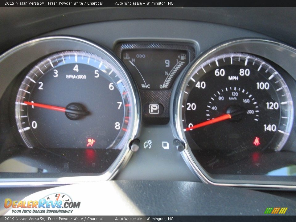 2019 Nissan Versa SV Fresh Powder White / Charcoal Photo #15