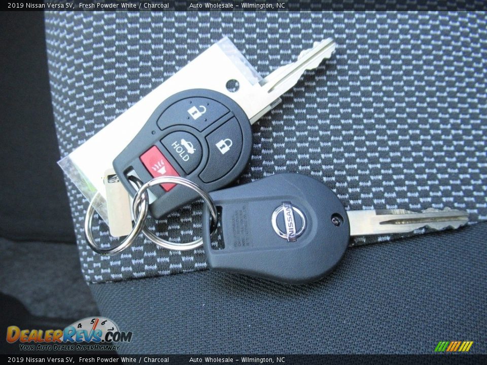 2019 Nissan Versa SV Fresh Powder White / Charcoal Photo #20