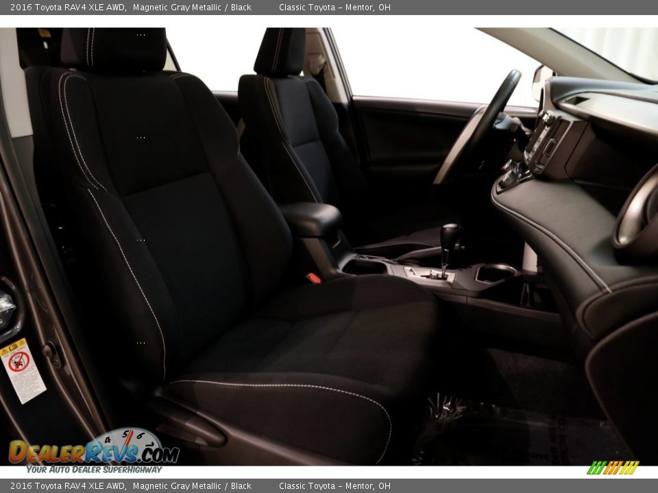 2016 Toyota RAV4 XLE AWD Magnetic Gray Metallic / Black Photo #14