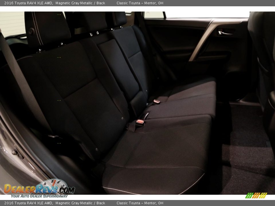 2016 Toyota RAV4 XLE AWD Magnetic Gray Metallic / Black Photo #15