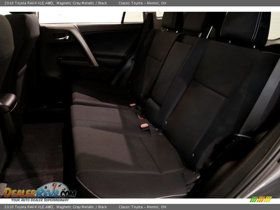 2016 Toyota RAV4 XLE AWD Magnetic Gray Metallic / Black Photo #16
