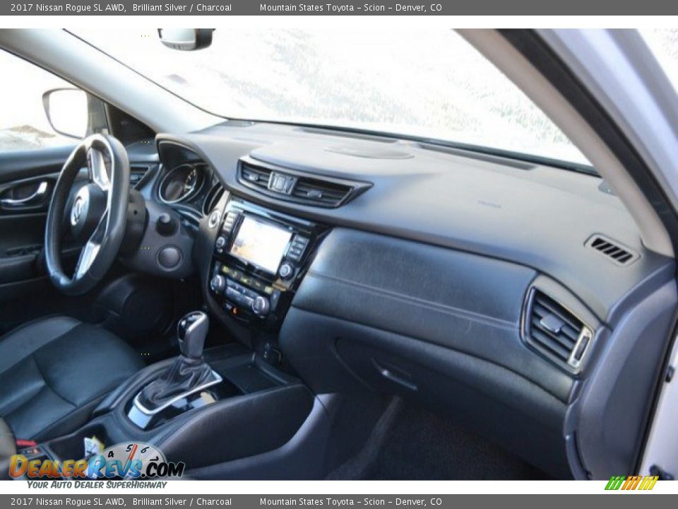 2017 Nissan Rogue SL AWD Brilliant Silver / Charcoal Photo #16