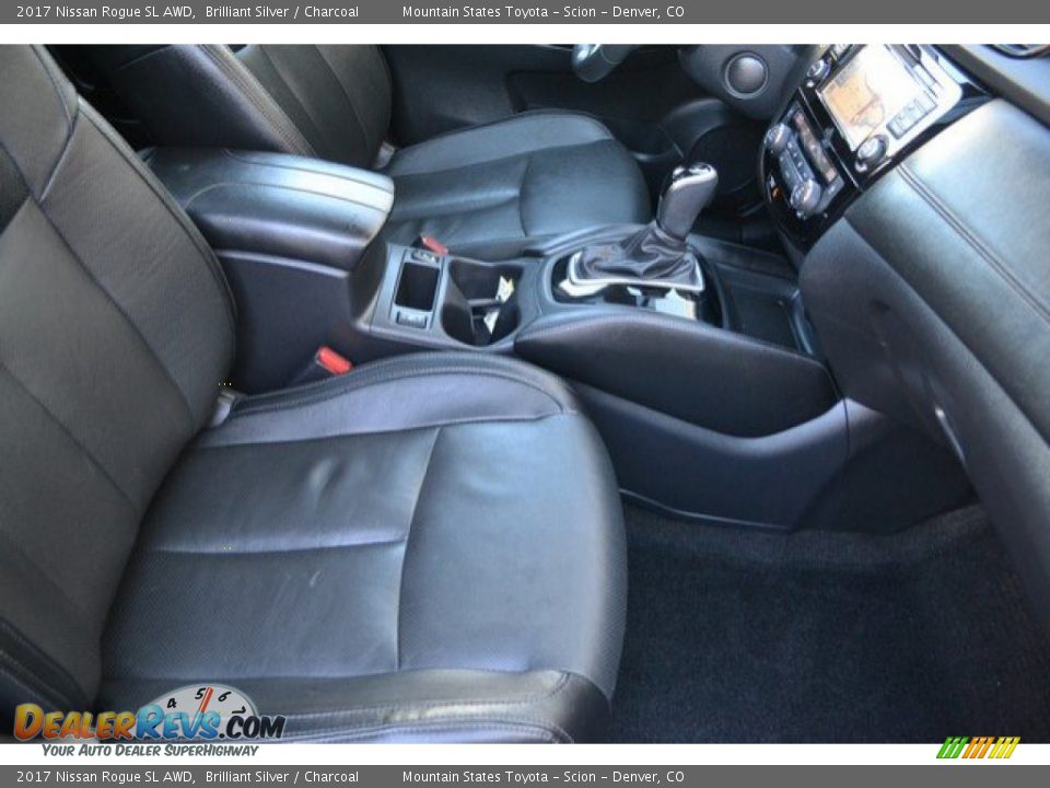 2017 Nissan Rogue SL AWD Brilliant Silver / Charcoal Photo #18