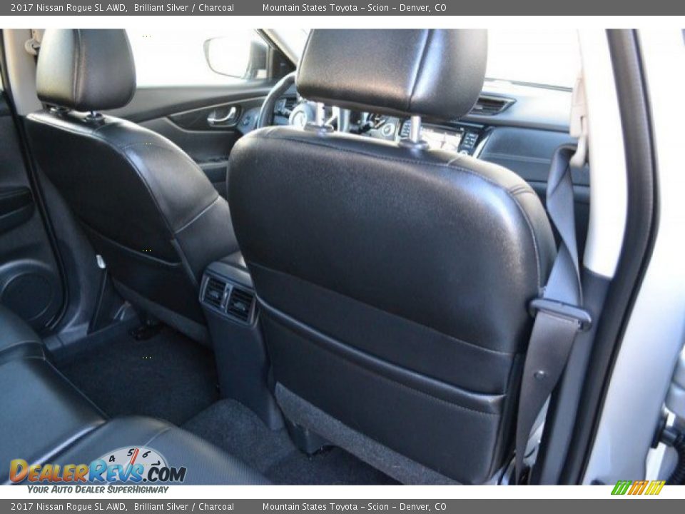 2017 Nissan Rogue SL AWD Brilliant Silver / Charcoal Photo #21
