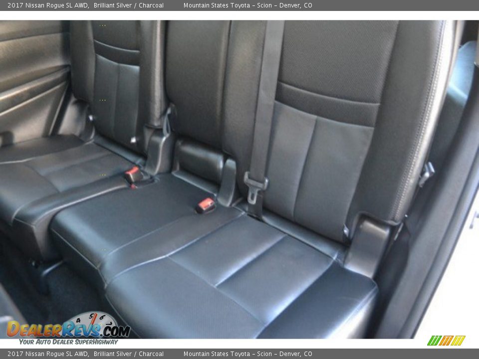 2017 Nissan Rogue SL AWD Brilliant Silver / Charcoal Photo #22