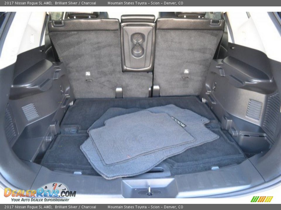 2017 Nissan Rogue SL AWD Brilliant Silver / Charcoal Photo #27