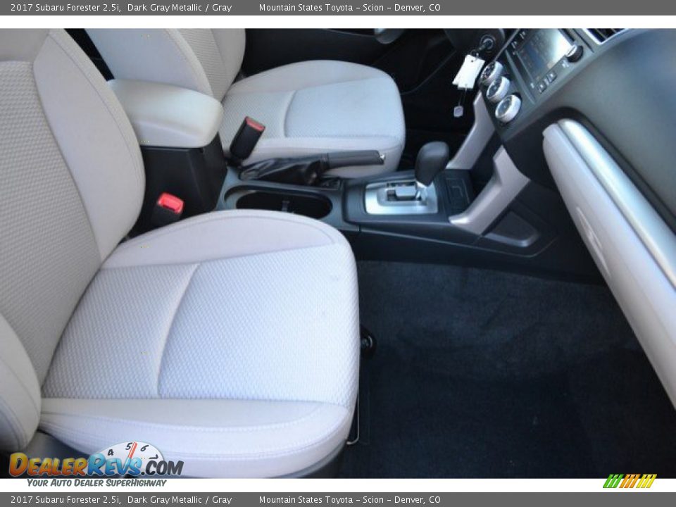 2017 Subaru Forester 2.5i Dark Gray Metallic / Gray Photo #17