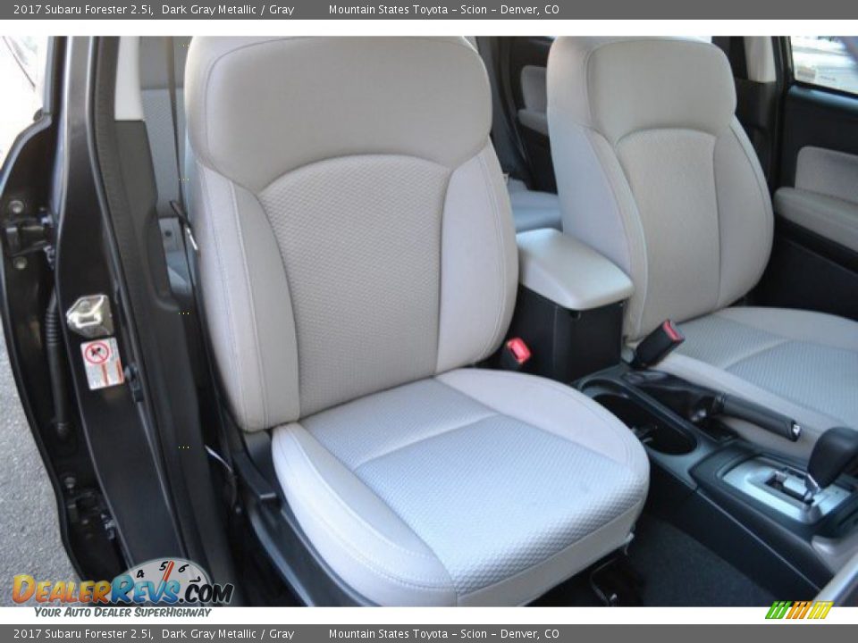 2017 Subaru Forester 2.5i Dark Gray Metallic / Gray Photo #18