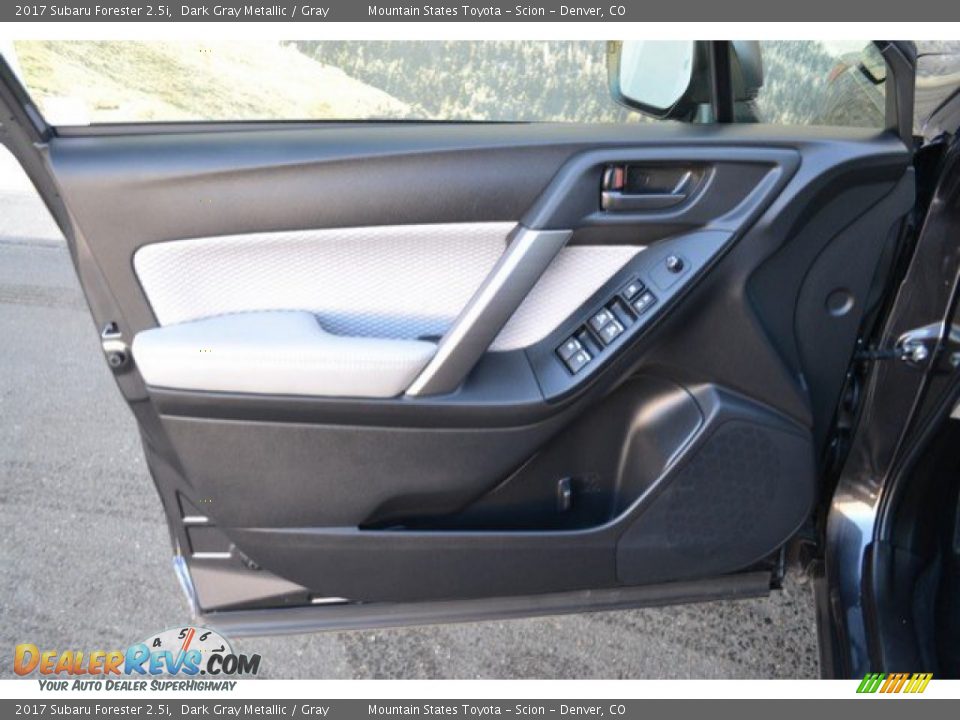 2017 Subaru Forester 2.5i Dark Gray Metallic / Gray Photo #24