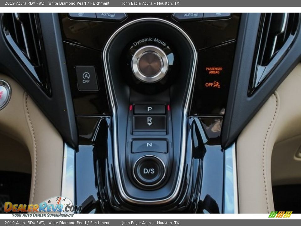 2019 Acura RDX FWD White Diamond Pearl / Parchment Photo #30