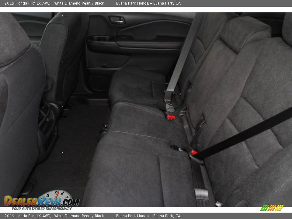 2019 Honda Pilot LX AWD White Diamond Pearl / Black Photo #17