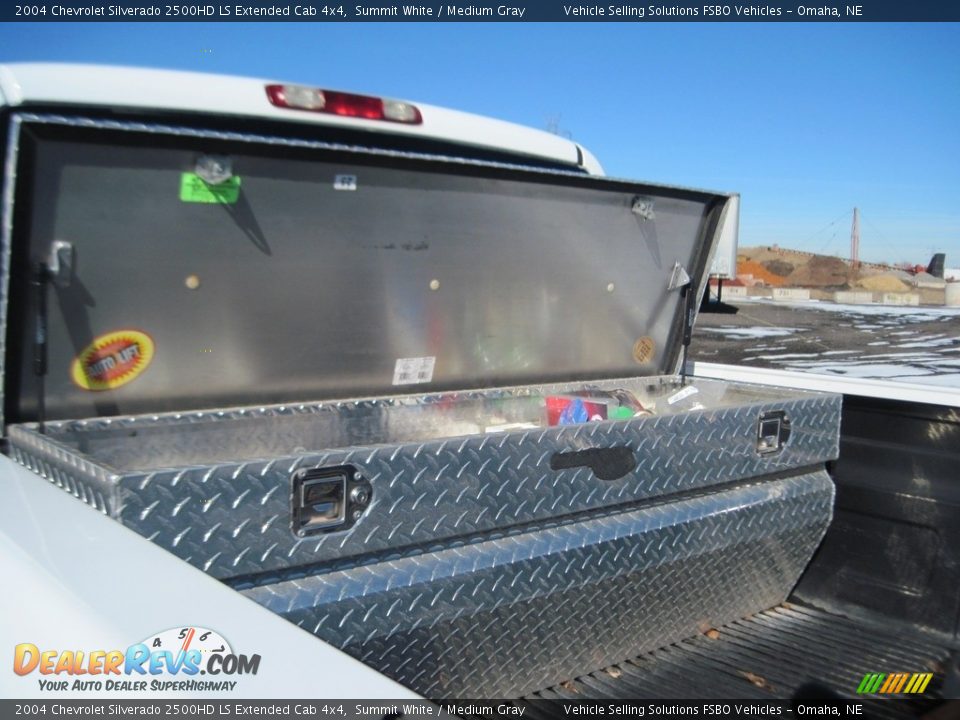 2004 Chevrolet Silverado 2500HD LS Extended Cab 4x4 Summit White / Medium Gray Photo #3