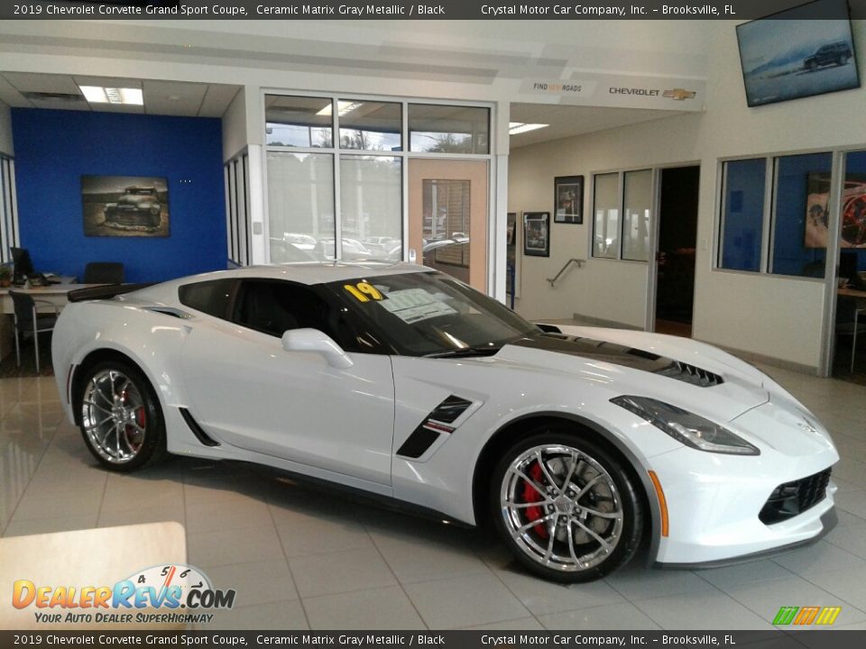 Front 3/4 View of 2019 Chevrolet Corvette Grand Sport Coupe Photo #7