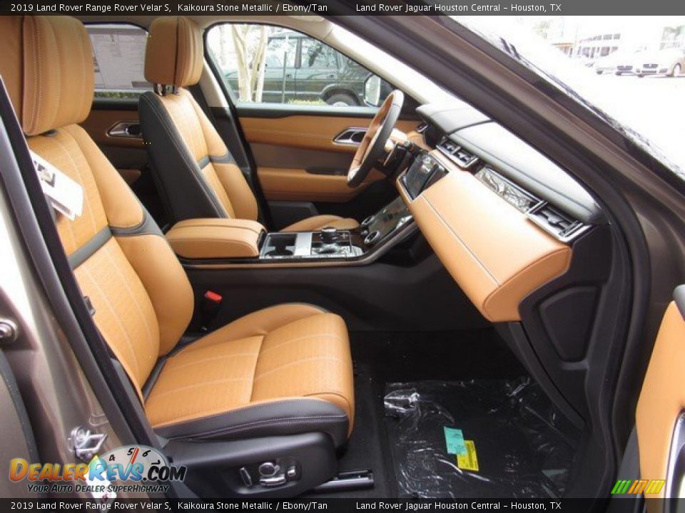 Front Seat of 2019 Land Rover Range Rover Velar S Photo #5