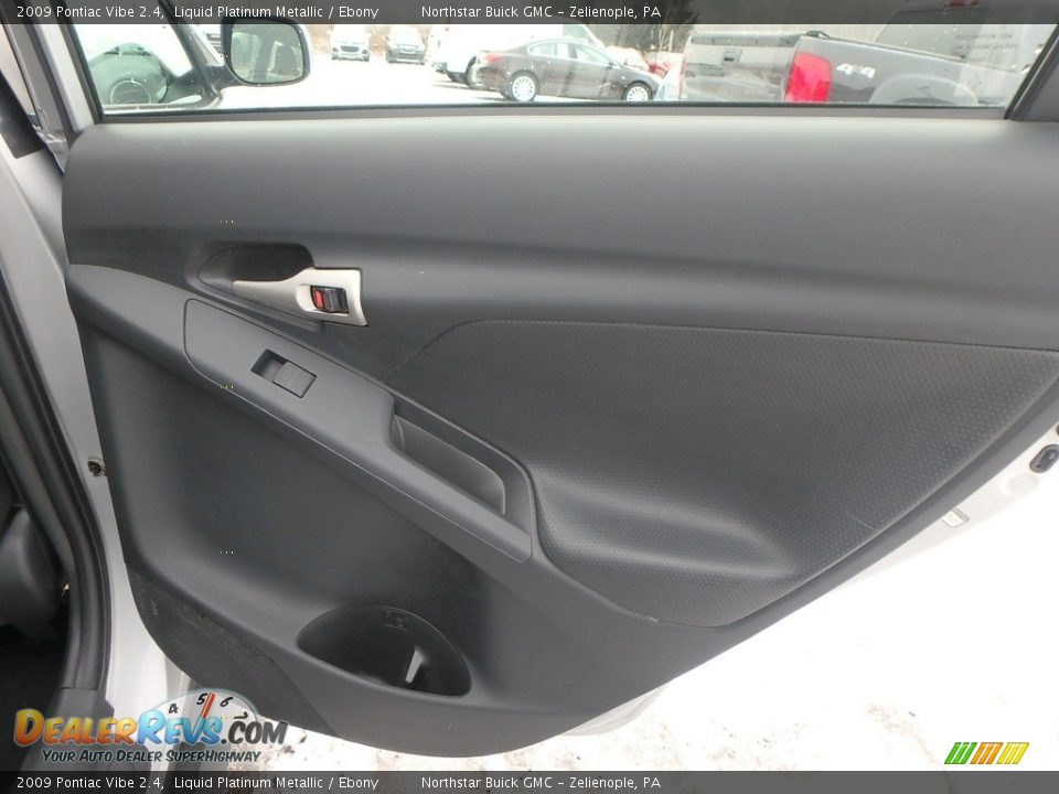 2009 Pontiac Vibe 2.4 Liquid Platinum Metallic / Ebony Photo #8