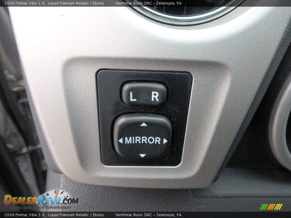2009 Pontiac Vibe 2.4 Liquid Platinum Metallic / Ebony Photo #24