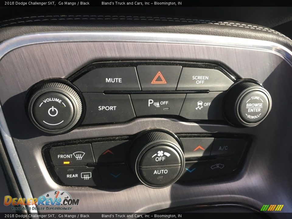 2018 Dodge Challenger SXT Go Mango / Black Photo #31