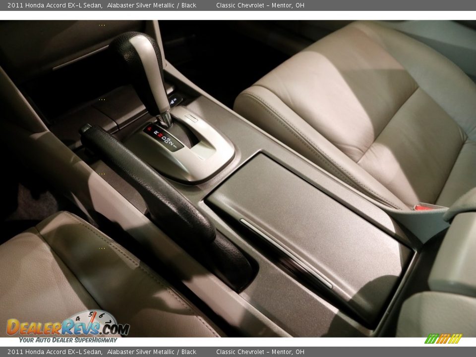 2011 Honda Accord EX-L Sedan Alabaster Silver Metallic / Black Photo #11