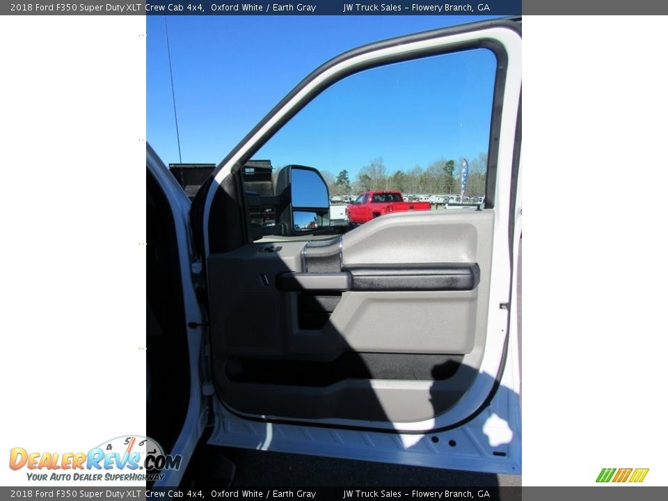 2018 Ford F350 Super Duty XLT Crew Cab 4x4 Oxford White / Earth Gray Photo #8