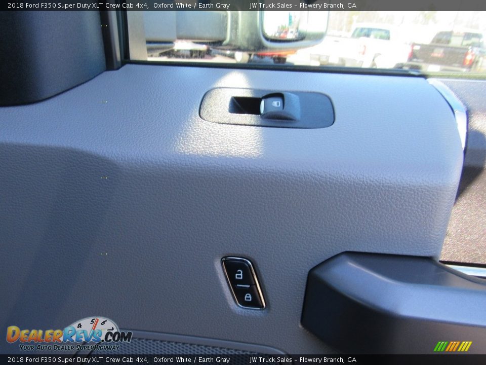 2018 Ford F350 Super Duty XLT Crew Cab 4x4 Oxford White / Earth Gray Photo #9