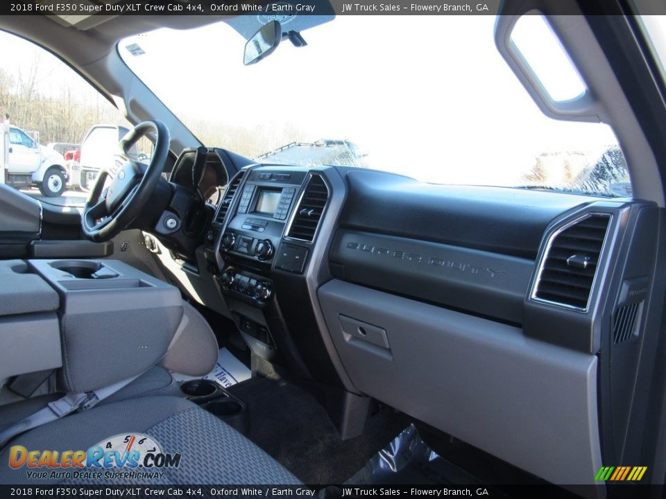 2018 Ford F350 Super Duty XLT Crew Cab 4x4 Oxford White / Earth Gray Photo #12