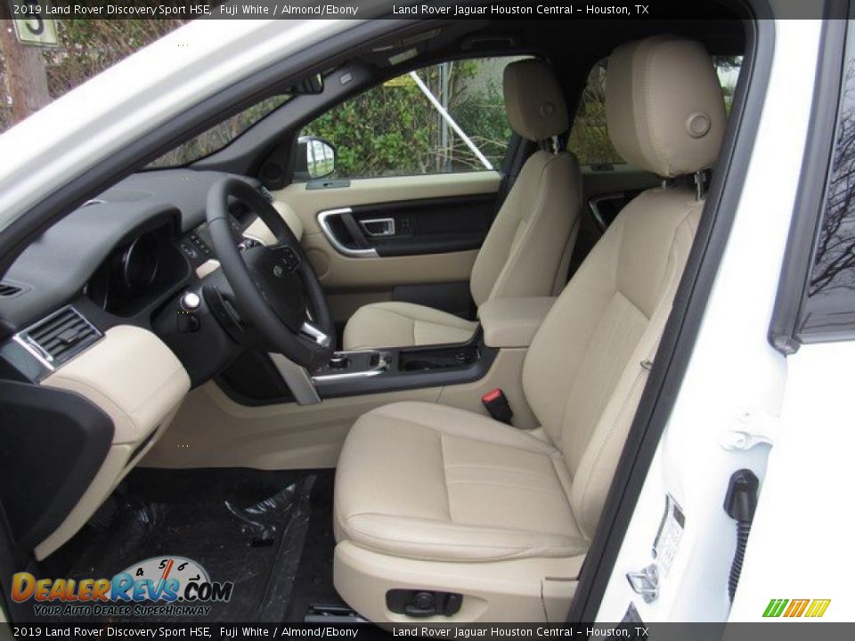Almond/Ebony Interior - 2019 Land Rover Discovery Sport HSE Photo #3