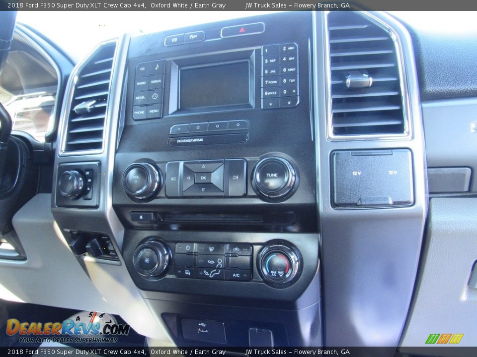 2018 Ford F350 Super Duty XLT Crew Cab 4x4 Oxford White / Earth Gray Photo #15