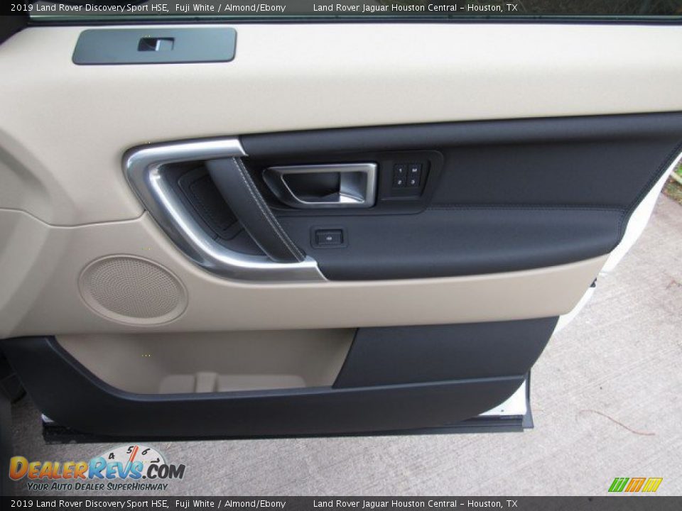 Door Panel of 2019 Land Rover Discovery Sport HSE Photo #20