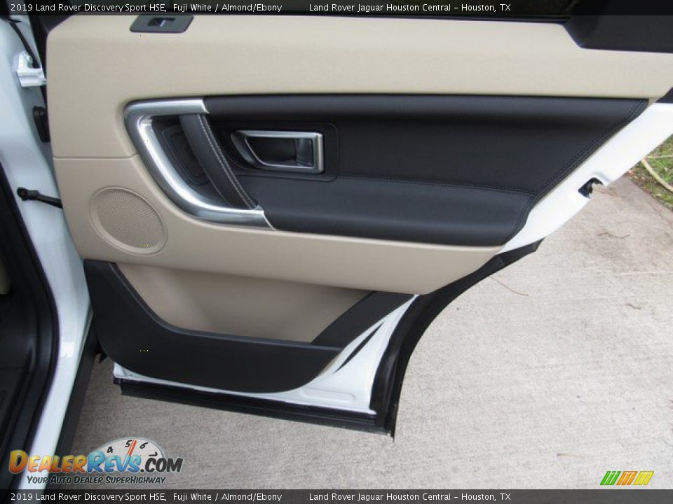 Door Panel of 2019 Land Rover Discovery Sport HSE Photo #21