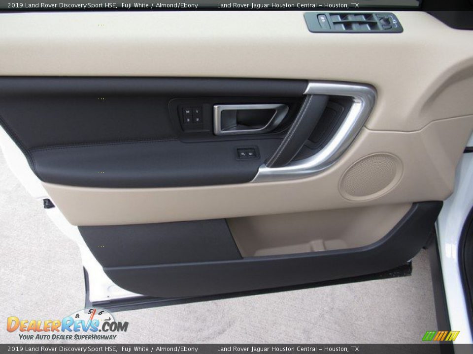 Door Panel of 2019 Land Rover Discovery Sport HSE Photo #23