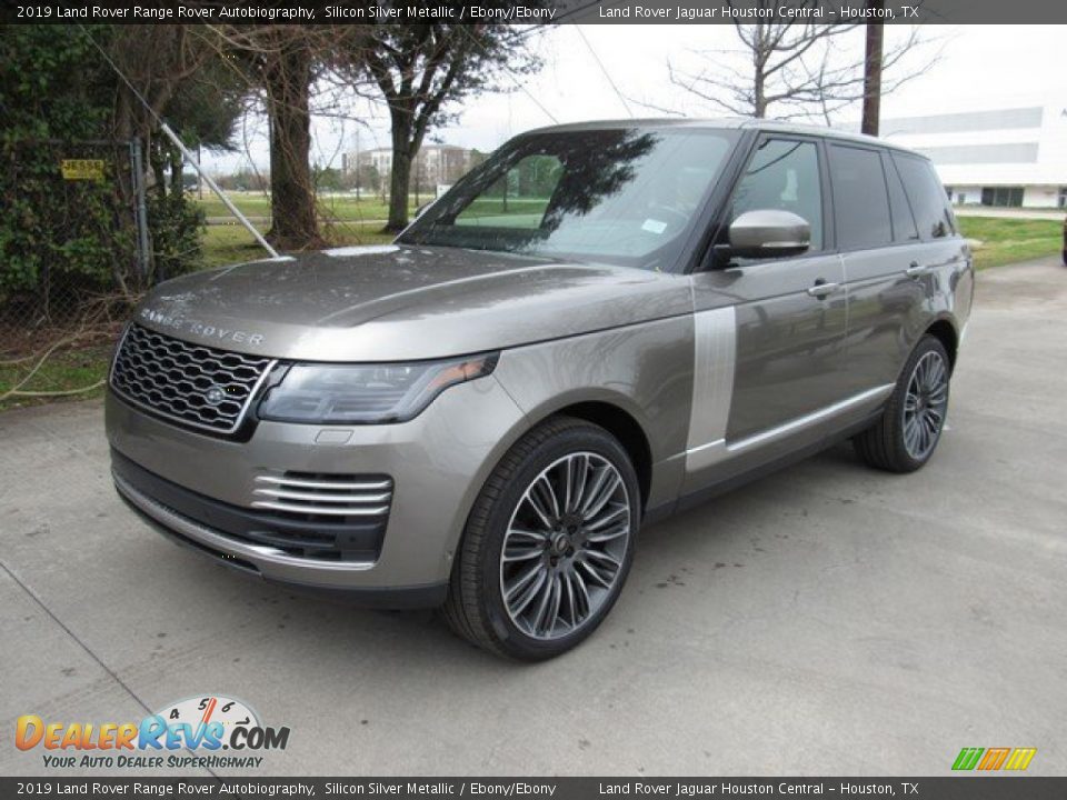 Front 3/4 View of 2019 Land Rover Range Rover Autobiography Photo #10