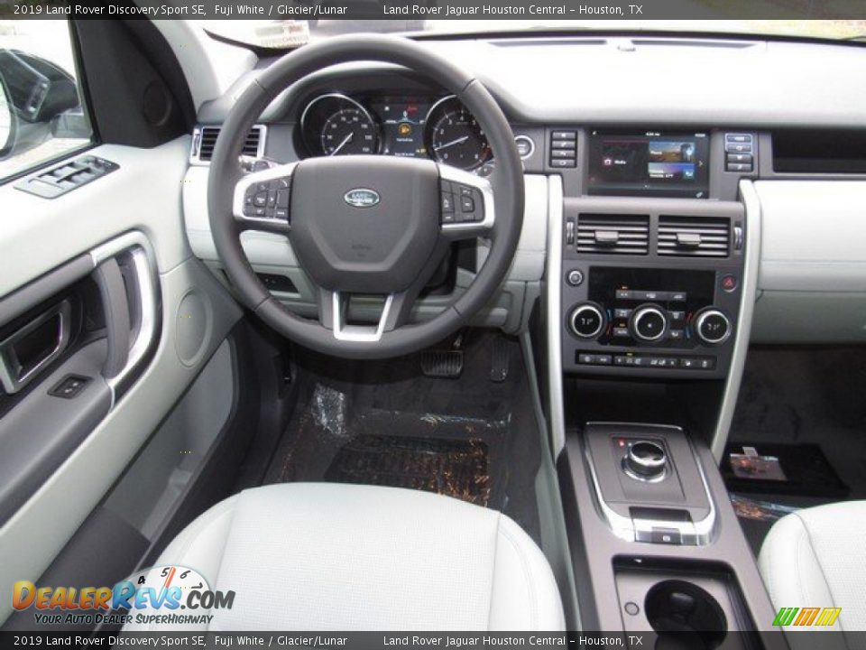 Dashboard of 2019 Land Rover Discovery Sport SE Photo #14