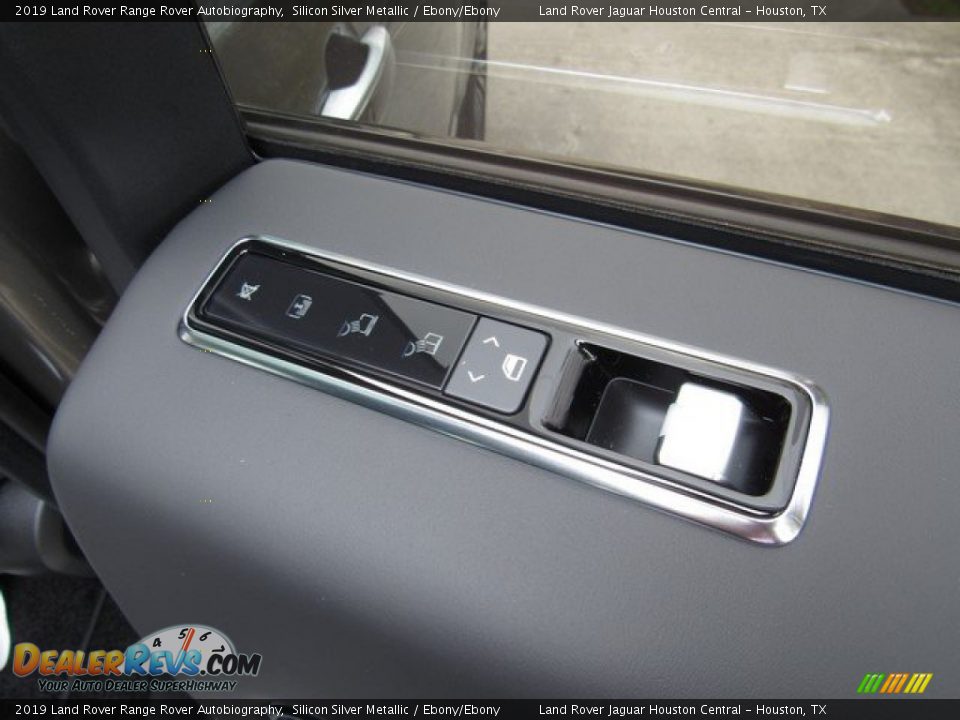 Controls of 2019 Land Rover Range Rover Autobiography Photo #25