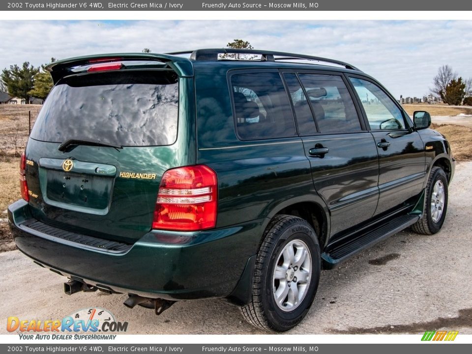 2002 Toyota Highlander V6 4WD Electric Green Mica / Ivory Photo #4