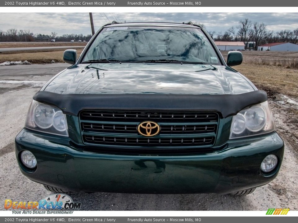 2002 Toyota Highlander V6 4WD Electric Green Mica / Ivory Photo #9