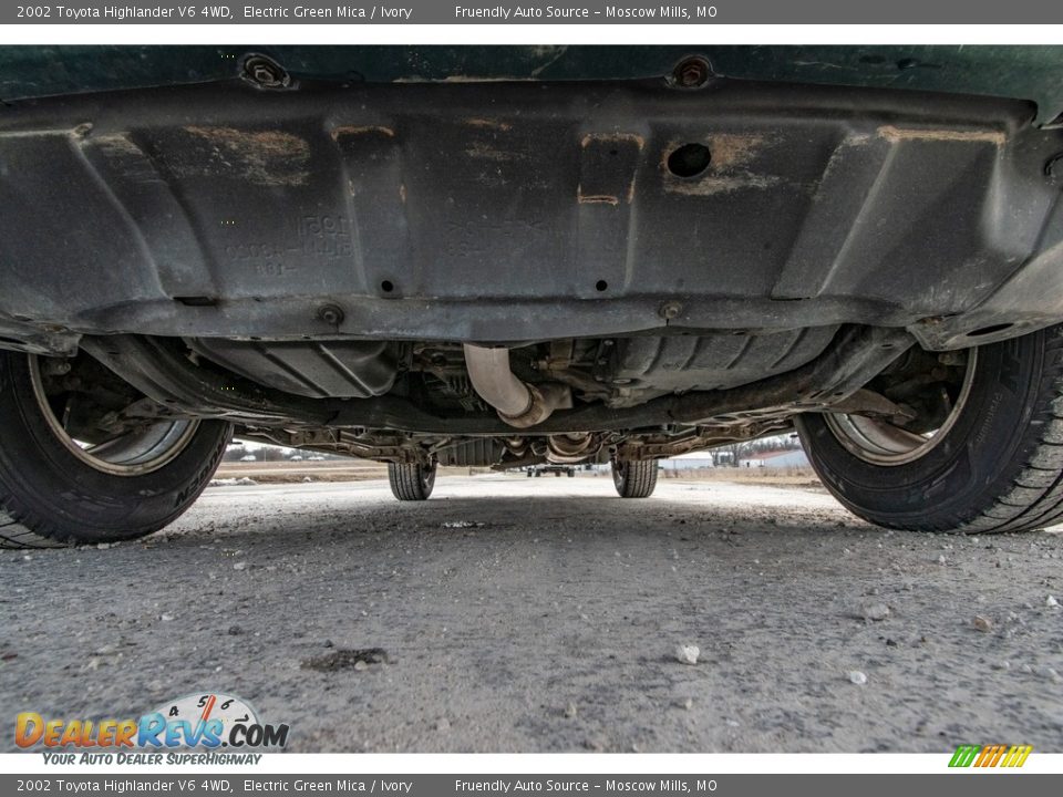 2002 Toyota Highlander V6 4WD Electric Green Mica / Ivory Photo #10