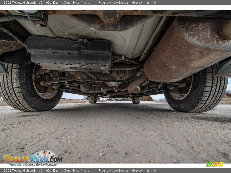 2002 Toyota Highlander V6 4WD Electric Green Mica / Ivory Photo #13