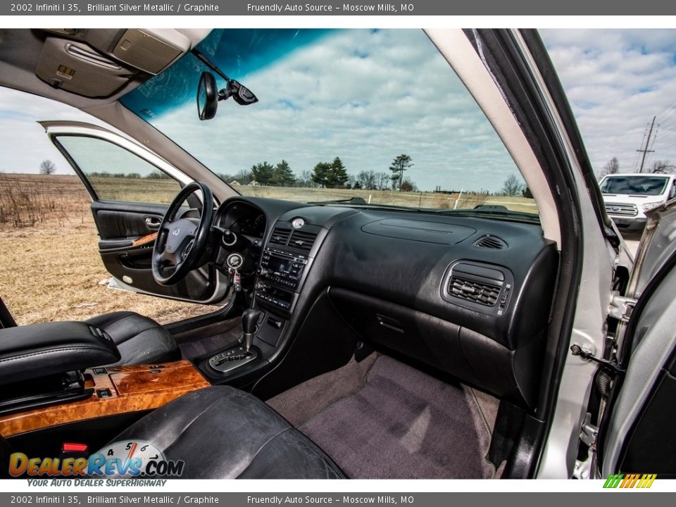 2002 Infiniti I 35 Brilliant Silver Metallic / Graphite Photo #28