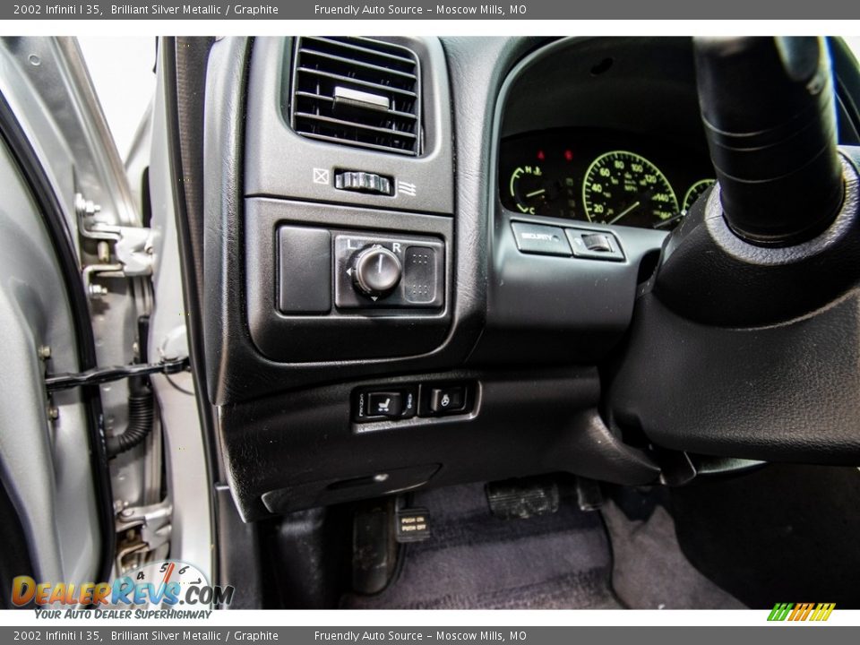 2002 Infiniti I 35 Brilliant Silver Metallic / Graphite Photo #35