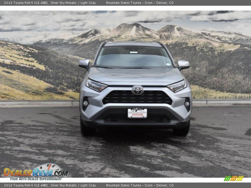 2019 Toyota RAV4 XLE AWD Silver Sky Metallic / Light Gray Photo #2