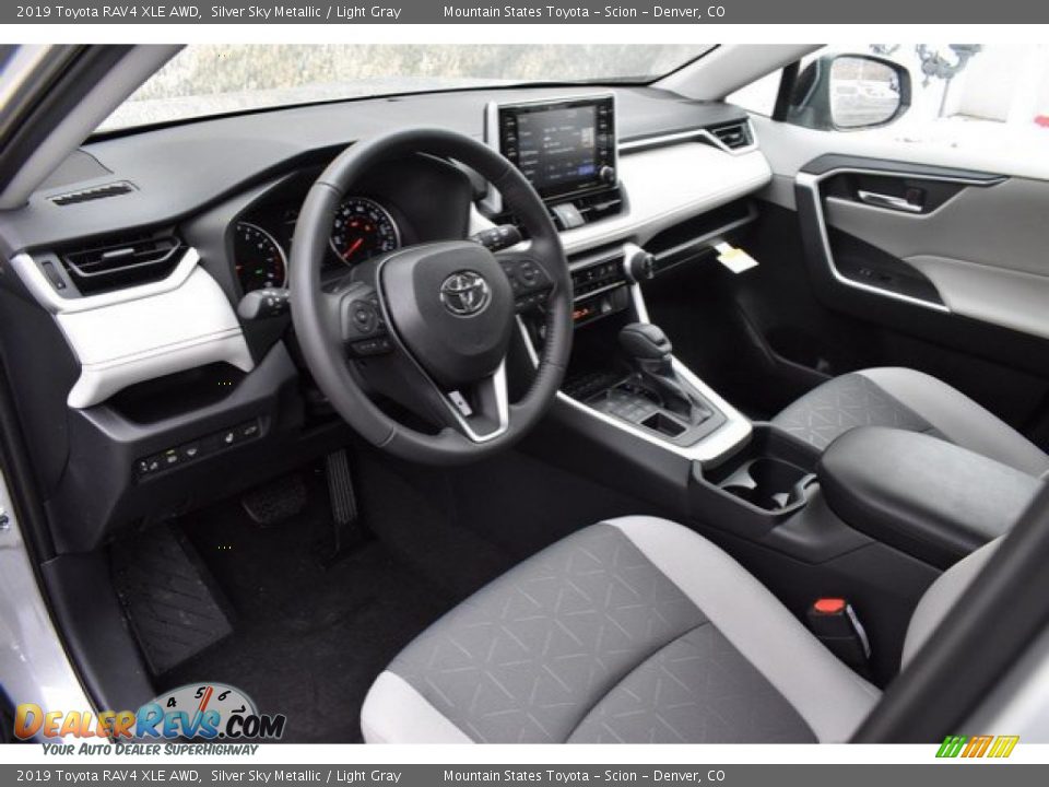 2019 Toyota RAV4 XLE AWD Silver Sky Metallic / Light Gray Photo #5