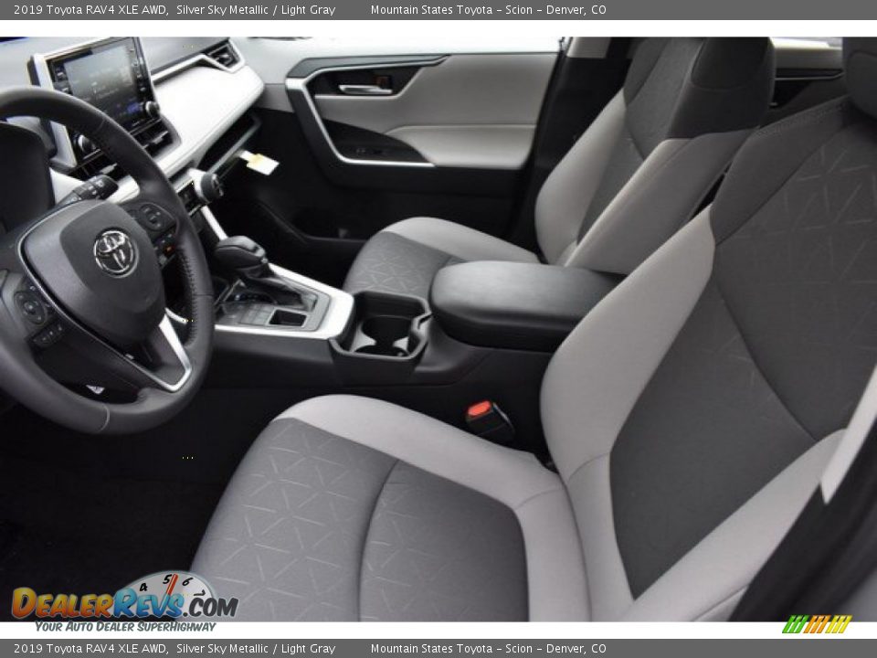 2019 Toyota RAV4 XLE AWD Silver Sky Metallic / Light Gray Photo #6