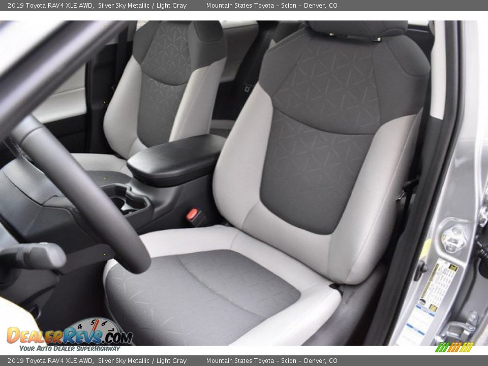 2019 Toyota RAV4 XLE AWD Silver Sky Metallic / Light Gray Photo #7