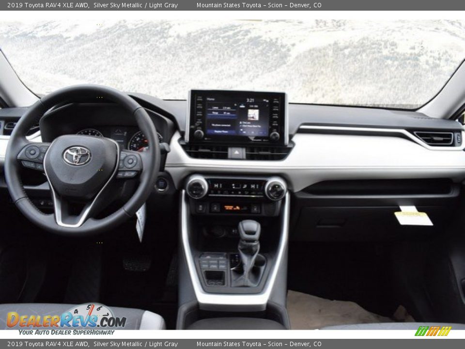 2019 Toyota RAV4 XLE AWD Silver Sky Metallic / Light Gray Photo #8