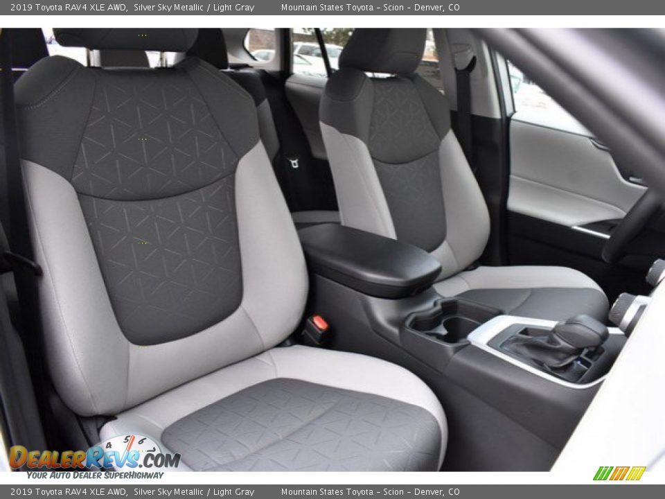 2019 Toyota RAV4 XLE AWD Silver Sky Metallic / Light Gray Photo #13